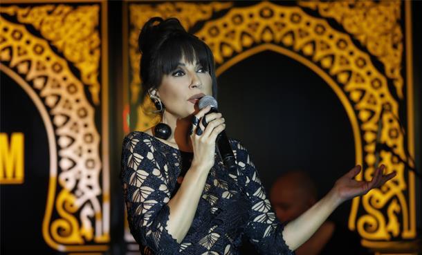 Kıbrıs'ta Ayşegül Aldinç Rüzgarı Esti!