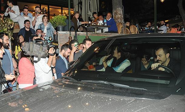 Fanlarına İftar Yemeği Verdi!