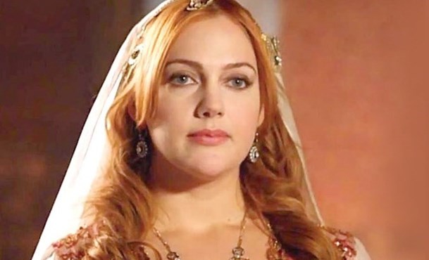 Flaş! Meryem Uzerli'ye Şok Evlilik Teklifi! Flaş! Meryem Uzerli'ye Şok Evlilik Teklifi!