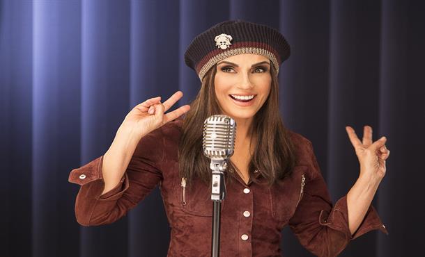 Ayşegül Aldinç Kıbrıs'ta Sevenleriyle Buluştu!