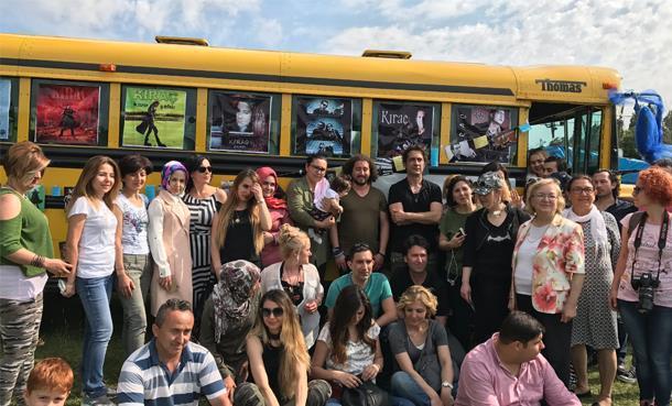 Kıraç'a Hayranlarından Doğum Günü Sürprizi!