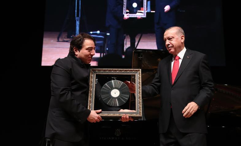 Cumhurbaşkanı Erdoğan Fazıl Say'ın Konserinde!