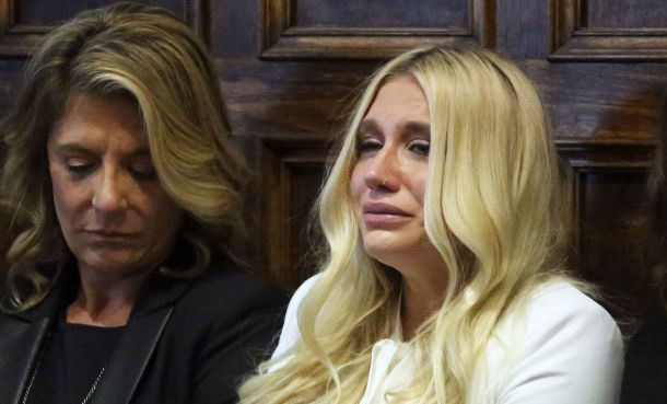 Kesha Davadan Vazgeçti!